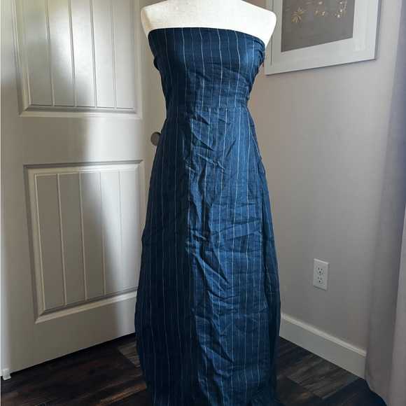 we’re all pretty girls Dresses & Skirts - We’re All Pretty Girls - Navy Pinstripe Strapless Midi Dress (NWT)